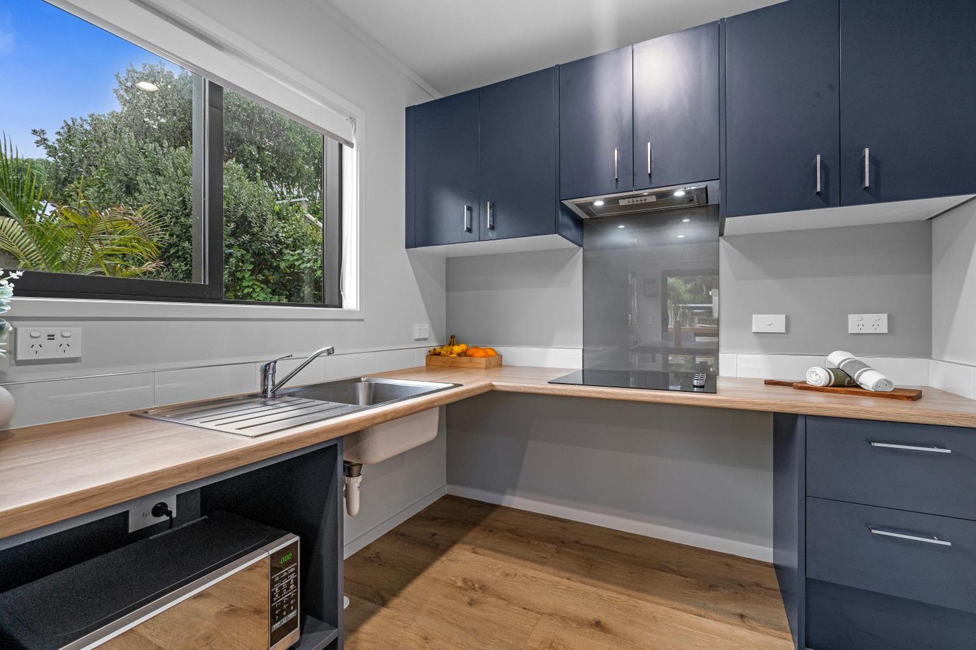 Tasman Holiday Parks - Waihi Beach Buitenkant foto A modern kitchen